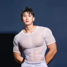 收听 Rock 李振玮、观看音乐视频、阅读小传、查看巡演日期等 ！