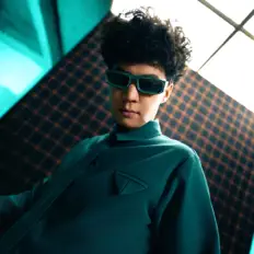 KABDOL सुनें, म्यूज़िक वीडियो देखें, बायो पढ़ें, दौरे की तारीखें और बहुत कुछ देखें!