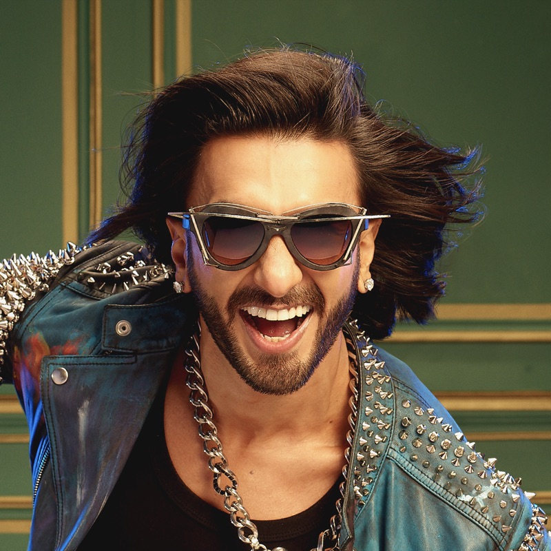 Song - Mere Gully Mein - Ranveer Singh, DIVINE, Naezy & Sez on the Beat