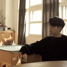 Poslechněte si interpreta Min_gun, sledujte hudební videa, přečtěte si životopis, podívejte se na data turné a další informace.