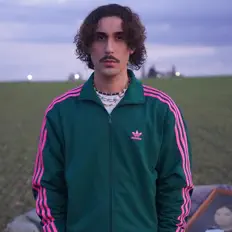 Escucha a GS, mira vídeos musicales, lee la biografía, consulta fechas de giras y mucho más.