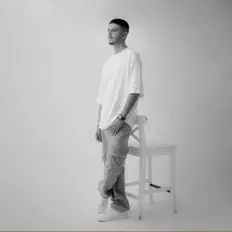 Écoutez רותם בניש, regardez des vidéoclips, lisez la biographie, consultez les dates de tournée et plus encore !