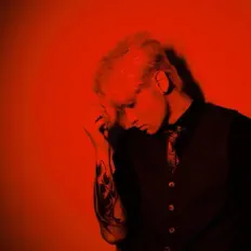 收听 Aioz、观看音乐视频、阅读小传、查看巡演日期等 ！