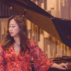 동방현주을(를) 듣고, 뮤직 비디오를 보고, 약력을 읽고, 투어 일정 등을 확인하세요!