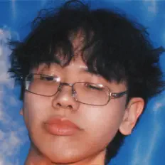 聆聽 WILRO、觀看音樂影片、閱讀小傳、查看巡演日期等！