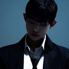 Escucha a Lee Dong Hyeun, mira videos musicales, lee su biografía, consulta las fechas de las gira y más.
