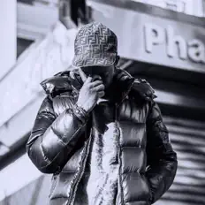 Ascolta Badara, guarda video musicali, leggi la biografia, vedi le date del tour & altro!