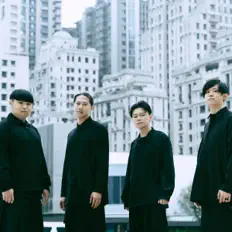 聆聽 步行者、觀看音樂影片、閱讀小傳、查看巡演日期等！