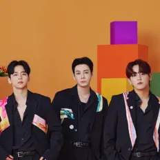 Dengarkan MYNAME, tonton video musik, baca bio, lihat tanggal tur & lainnya!