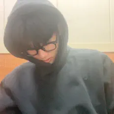 Posłuchaj wykonawcy WOOSEOK, obejrzyj teledyski, przeczytaj biografię, zobacz daty tras koncertowych i nie tylko!