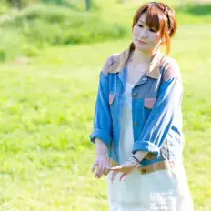 Sakuを聴いたり、ミュージックビデオを鑑賞したり、経歴やツアー日程などを確認したりしましょう！
