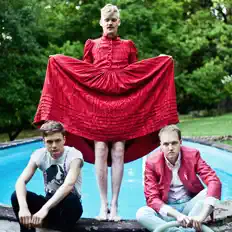 Listen to Vierkanttretlager, watch music videos, read bio, see tour dates & more!