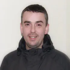 Steve Hellerを聴いたり、ミュージックビデオを鑑賞したり、経歴やツアー日程などを確認したりしましょう！