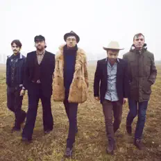 Dengarkan Movie Star Junkies, tonton video musik, baca bio, lihat tanggal tur & lainnya!