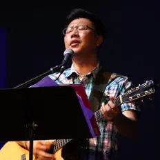 Escucha a 이천, mira videos musicales, lee su biografía, consulta las fechas de las gira y más.