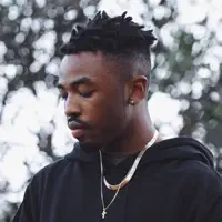 Escucha a undefined, mira videos musicales, lee su biografía, consulta las fechas de las gira y más.