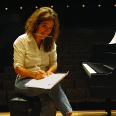 Dengarkan Joanne Pearce Martin, tonton video musik, baca bio, lihat tanggal tur & lainnya!