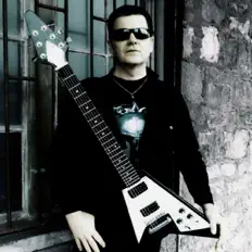 Ascolta Paradox, guarda video musicali, leggi la biografia, vedi le date del tour & altro!
