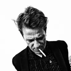 Pierpaolo Capovillaを聴いたり、ミュージックビデオを鑑賞したり、経歴やツアー日程などを確認したりしましょう！