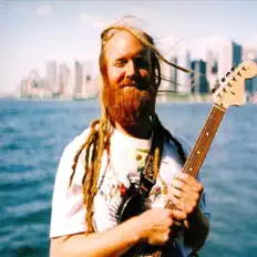 Colin L. Orchestraを聴いたり、ミュージックビデオを鑑賞したり、経歴やツアー日程などを確認したりしましょう！