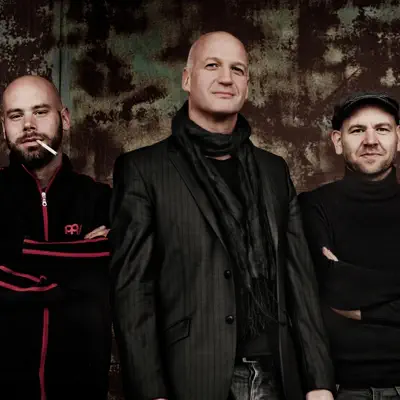Listen to Hidden Jazz Quartett, watch music videos, read bio, see tour dates & more!