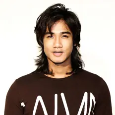 Dengarkan Nomad, tonton video musik, baca bio, lihat tanggal tur & lainnya!