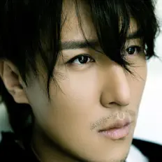 聆聽 曹軒賓、觀看音樂影片、閱讀小傳、查看巡演日期等！