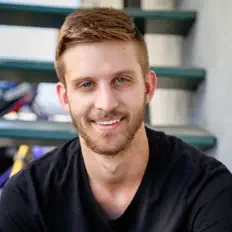Escucha a Grant Harrison, mira videos musicales, lee su biografía, consulta las fechas de las gira y más.