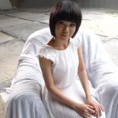 Poslechněte si interpreta Zai Fahrenheit, sledujte hudební videa, přečtěte si životopis, podívejte se na data turné a další informace.