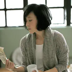 Escucha a 趙芬妮, mira videos musicales, lee su biografía, consulta las fechas de las gira y más.