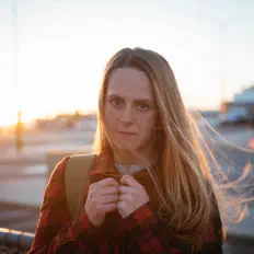 收听 Valentina Mér、观看音乐视频、阅读小传、查看巡演日期等 ！