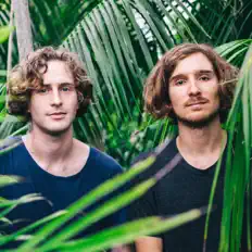 Escucha a World Champion, mira videos musicales, lee su biografía, consulta las fechas de las gira y más.