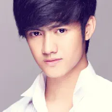 Deniasを聴いたり、ミュージックビデオを鑑賞したり、経歴やツアー日程などを確認したりしましょう！