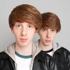 Ciuffi Rossiを聴いたり、ミュージックビデオを鑑賞したり、経歴やツアー日程などを確認したりしましょう！