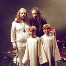 Lord Kesseli and the Drums सुनें, म्यूज़िक वीडियो देखें, बायो पढ़ें, दौरे की तारीखें और बहुत कुछ देखें!