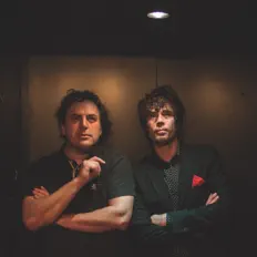 收听 Scharpling & Wurster、观看音乐视频、阅读小传、查看巡演日期等 ！