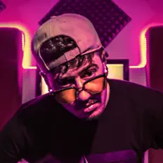 Dengarkan Dj Nab, tonton video musik, baca bio, lihat tanggal tur & lainnya!