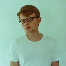 Poslechněte si interpreta Moz5a, sledujte hudební videa, přečtěte si životopis, podívejte se na data turné a další informace.