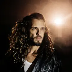 Conny Ochs सुनें, म्यूज़िक वीडियो देखें, बायो पढ़ें, दौरे की तारीखें और बहुत कुछ देखें!