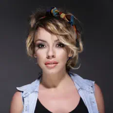 Posłuchaj wykonawcy Laurita, obejrzyj teledyski, przeczytaj biografię, zobacz daty tras koncertowych i nie tylko!