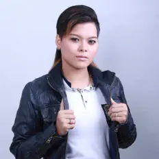 Dengarkan Chomel, tonton video musik, baca bio, lihat tanggal tur & lainnya!