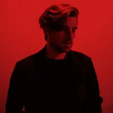 聆聽 Liam x、觀看音樂影片、閱讀小傳、查看巡演日期等！