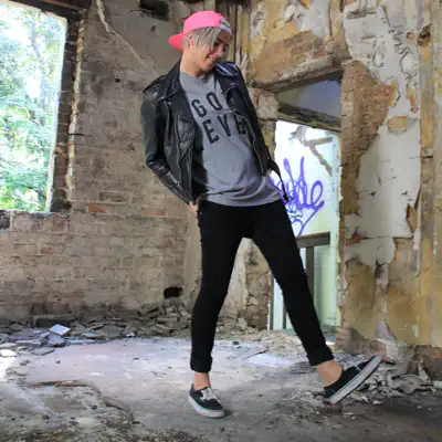 Listen to NatNoiz, watch music videos, read bio, see tour dates & more!