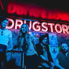 Hot Spokeを聴いたり、ミュージックビデオを鑑賞したり、経歴やツアー日程などを確認したりしましょう！