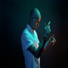 Listen to JonasForFanden, watch music videos, read bio, see tour dates & more!