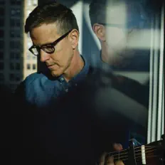 聆聽 Riley Etheridge, Jr.、觀看音樂影片、閱讀小傳、查看巡演日期等！