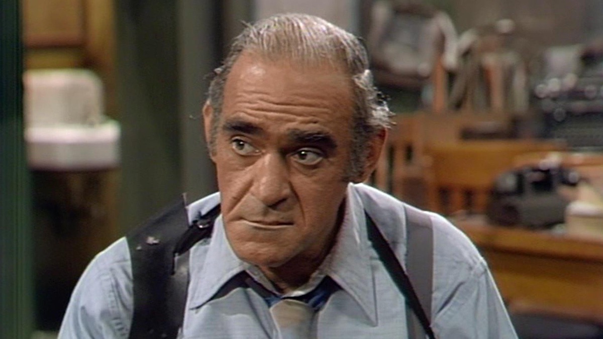 ‎Fire '77 – Barney Miller (Season 3, Episode 15) - Apple TV (CA)