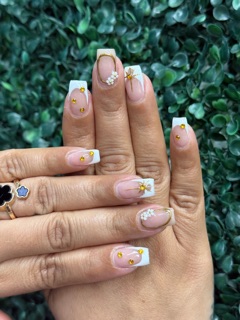 Anahi’s Salon