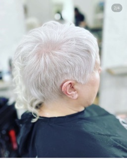 Ava at the Ava Karl Salon