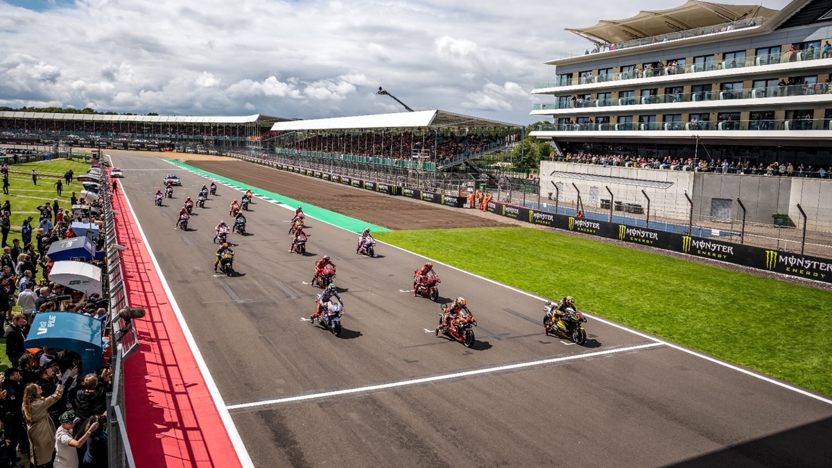 Moto2 & Moto3 Round 17 Australia Apple TV (UK)